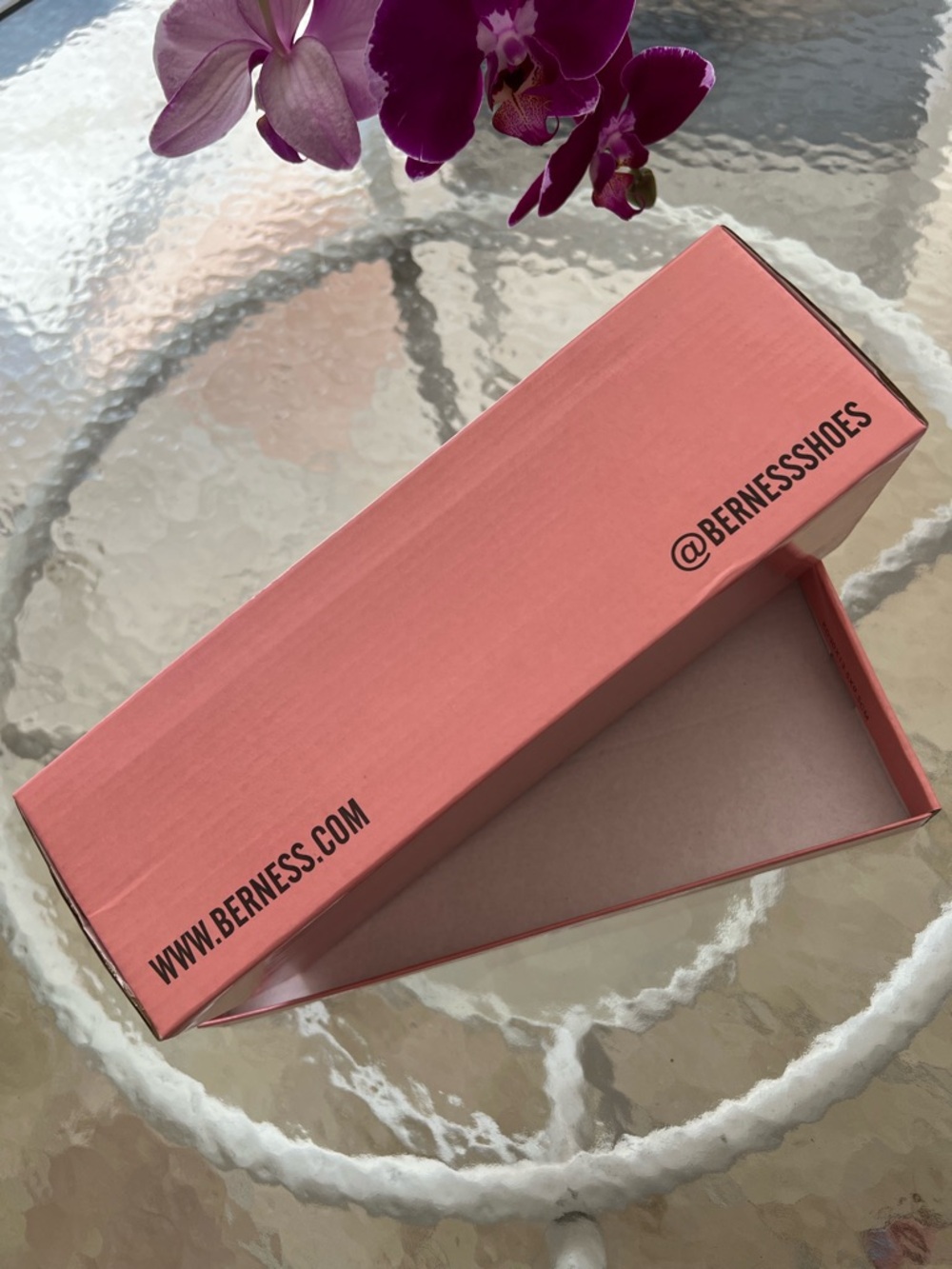 💯Berness empty shoe box 🎁 - Picture 7 of 8